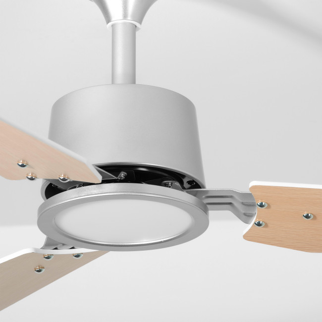 Ventilador de Techo Faura Plata/Madera Clara con Luz LED 18W Mando a Distancia 3 Aspas Ø132 cm Motor DC 33W, detalle Ventilador de Techo Faura Plata/Madera Clara con Luz LED 18W Mando a Distancia 3 Aspas Ø132 cm Motor DC 33W, detalle