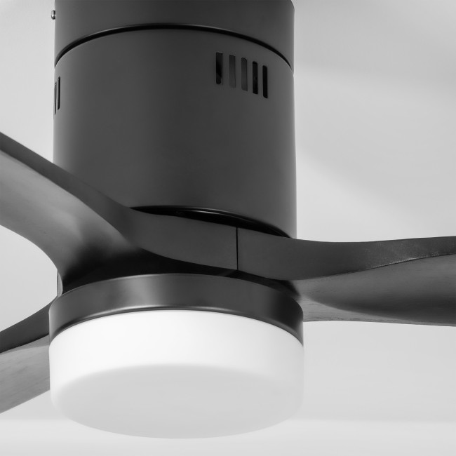Ventilador de Techo Kent Negro/Negro con Luz LED 20W Mando a Distancia 3 Aspas Ø132 cm Motor DC 40W, detalle Ventilador de Techo Kent Negro/Negro con Luz LED 20W Mando a Distancia 3 Aspas Ø132 cm Motor DC 40W, detalle